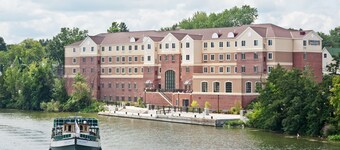 Near University of Rochester. Free Breakfast Buffet, Gym, Business Center.