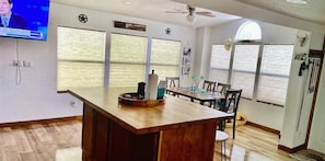 Luokittelematon kuva, 5 kautta 10, painike