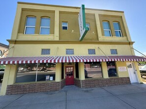 Exterior - Historic Broad St Apt in Upton’s Confectionery (Globe)