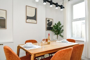 Dining - NEW to the Market - Pontcanna 3 bedroom retreat! - Pass the Keys (Cardiff)