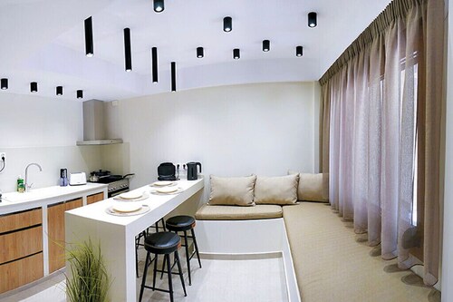 Mountain view ,3 minutes away from sea! Θέα στο βουνό ,3 λεπτά από την θάλασσα!