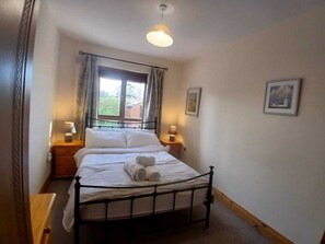 Unclassified image, 3 of 16, button