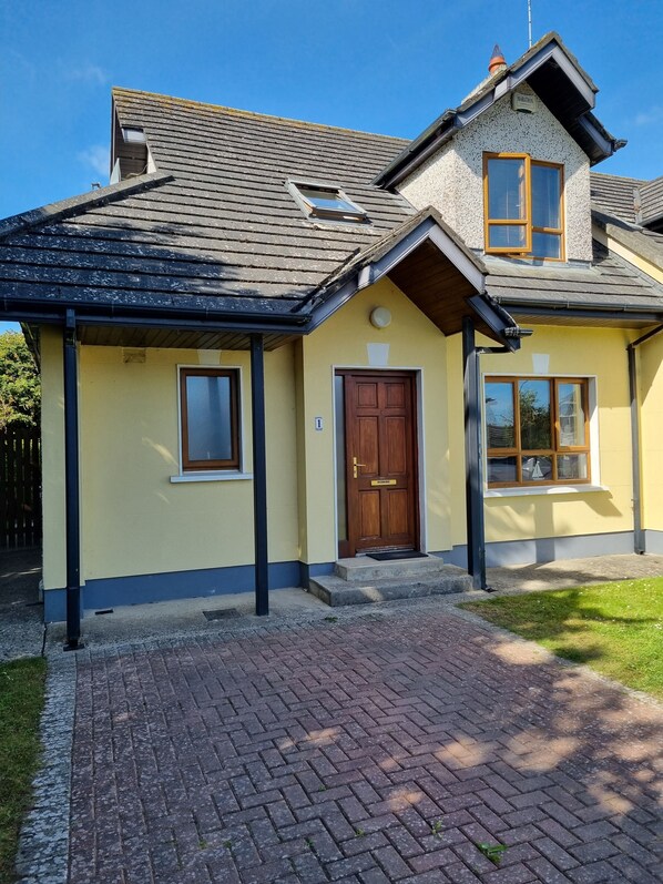 Unclassified image, 1 of 16, button