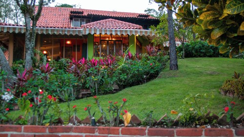 Live like a King on this Gentleman's Estate