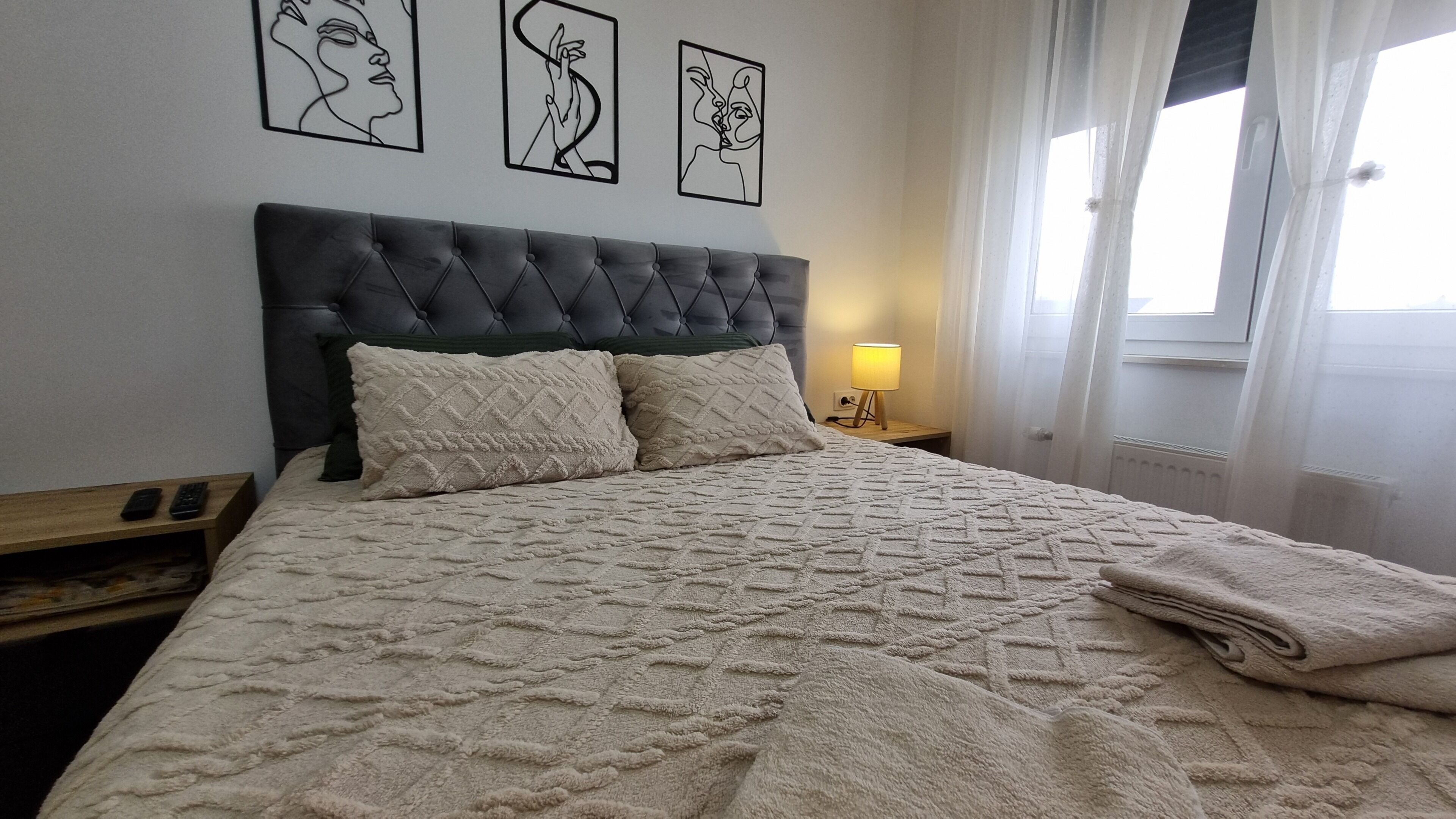 Apartment, 3 Bedrooms, Smoking, Balcony | 3 bedrooms