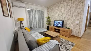 Căn hộ, 3 phòng ngủ, hút thuốc, ban công | Phòng khách