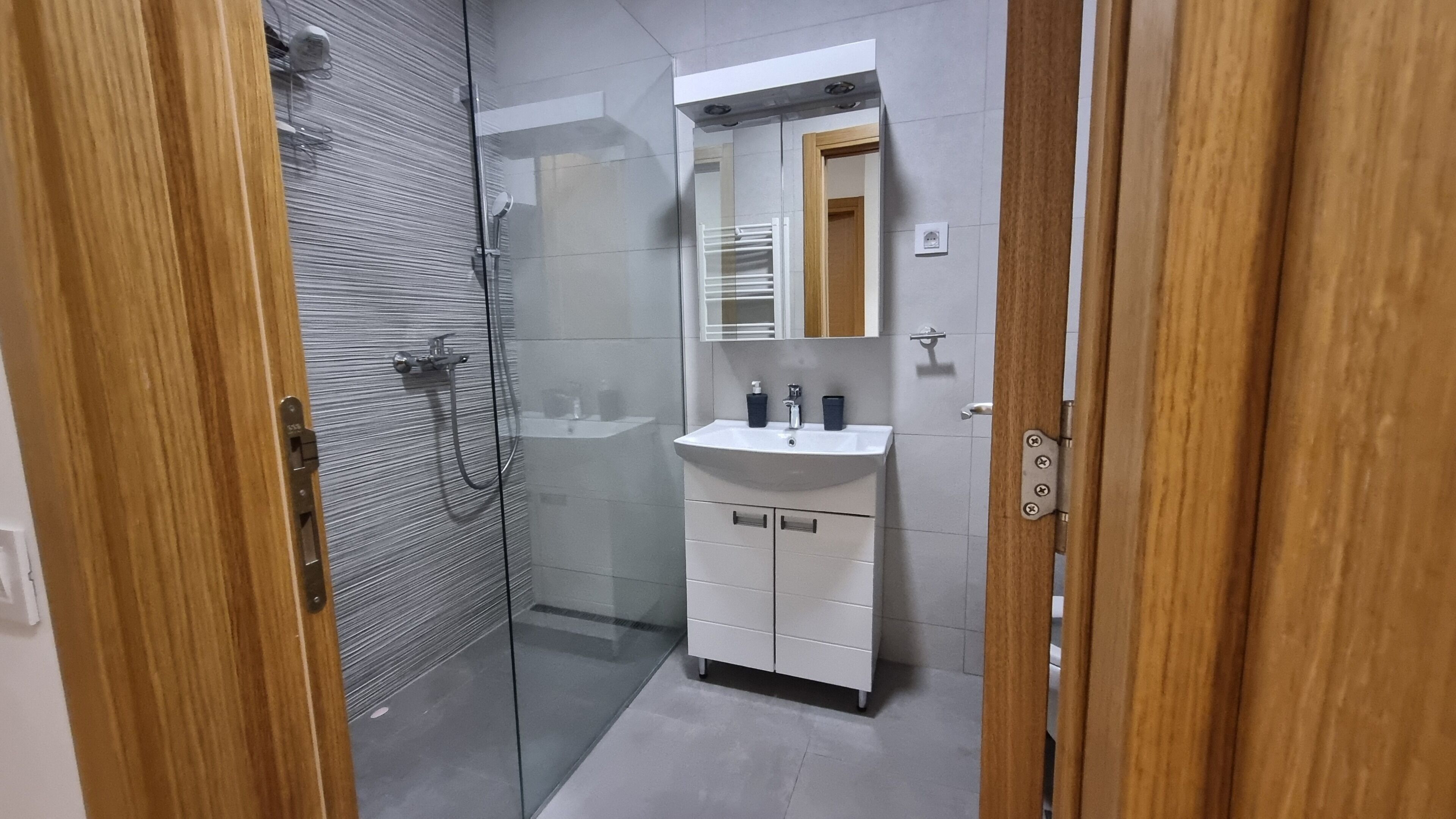 Apartment, 3 Bedrooms, Smoking, Balcony | Bathroom
