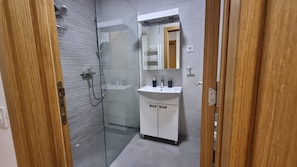 Apartamento, 3 habitaciones, fumadores, balcón | Baño