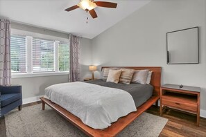 1 bedroom, iron/ironing board, free WiFi, bed sheets - The Overlook- Downtown Wilmington - On the Riverwalk (Wilmington)