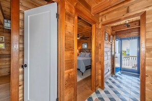 Interior - The Stoke - 5 houses to Ocean - Pool! (Salvo)