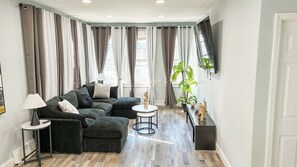 TV - Spacious 3BR Near NYC+ Free Parking +Stadium 10 Min (North Bergen)