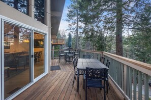 Unclassified image, 3 of 24, button