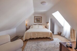 4 bedrooms, desk, iron/ironing board, free WiFi - Family Friendly Moose Manor (Dexter)