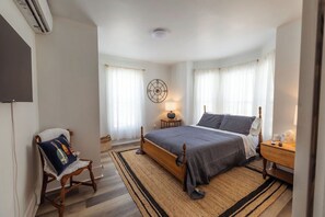 4 bedrooms, desk, iron/ironing board, free WiFi - Family Friendly Moose Manor (Dexter)