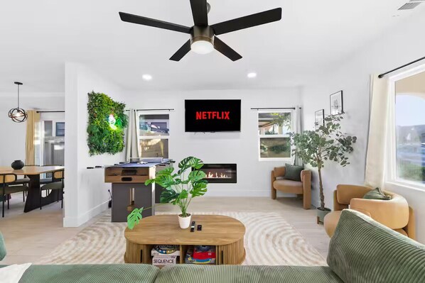 Living area - NEW! Stunning 5 Bedroom w/ HotTub, Games, Near Zoo (San Diego)
