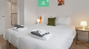 2 bedrooms, iron/ironing board, internet, bed sheets