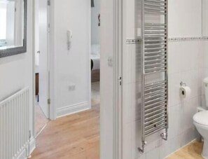 Unclassified image, 5 of 18, button