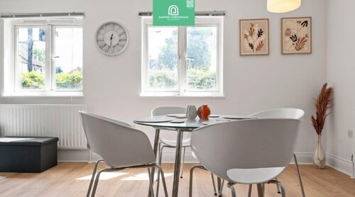 Kingston Centre Location | 2-Bed Apartment