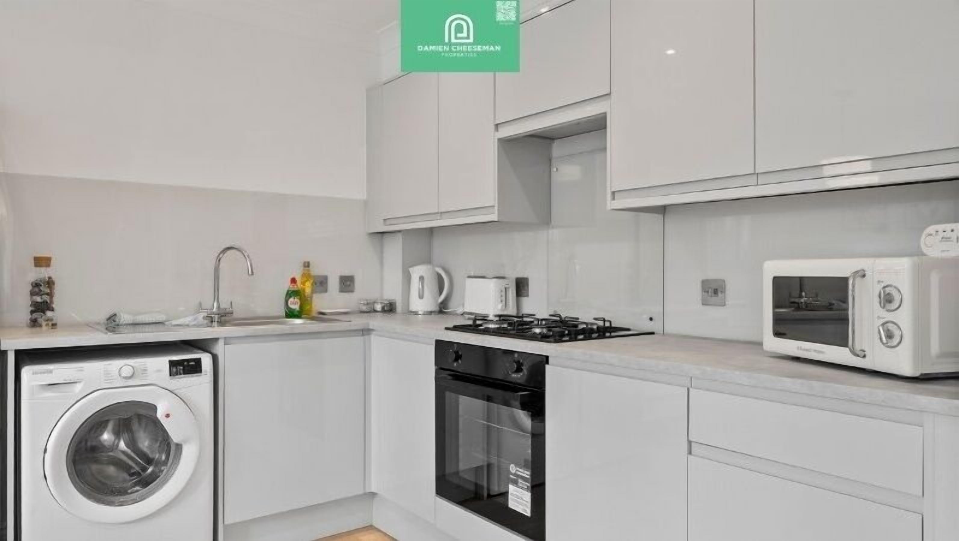 Fridge, oven, stovetop, toaster