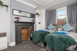 3 bedrooms, iron/ironing board, Internet, bed sheets