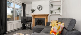 3 Bedroom House | Free Parking