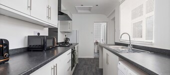 3 Bedroom House | Free Parking