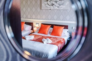 14 bedrooms, iron/ironing board, Internet, bed sheets - Sonora Park Holiday Hotel Sleep 37 (Blackpool)