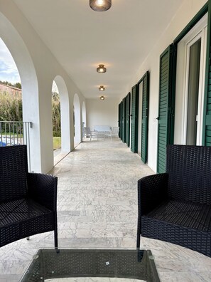 Luokittelematon kuva, 4 kautta 19, painike