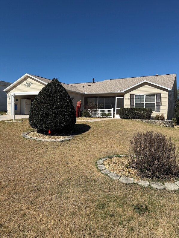 Unclassified image, 1 of 18, button