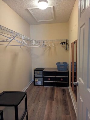 Unclassified image, 5 of 18, button