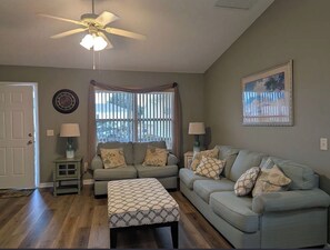 Unclassified image, 2 of 13, button - On a Golf Course 0.5 mile from  Pool and 1 mile from Mallory Hill Country Club (The Villages)