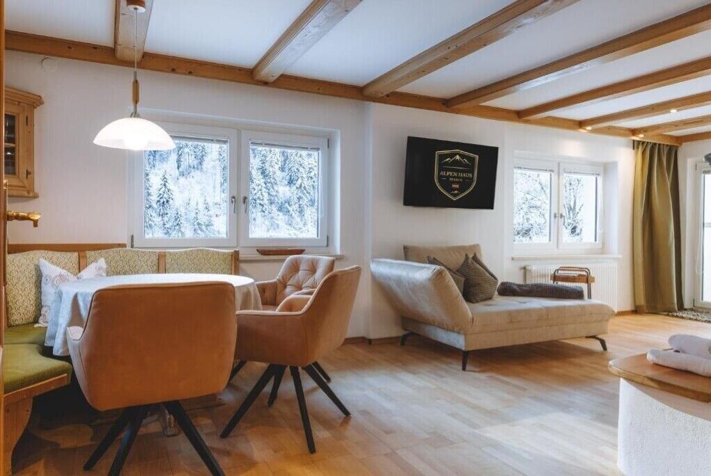 Televisión y chimenea 