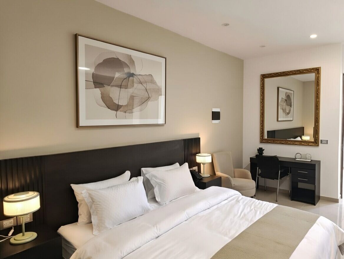 Standard Room | In-room safe, desk, laptop workspace, blackout curtains