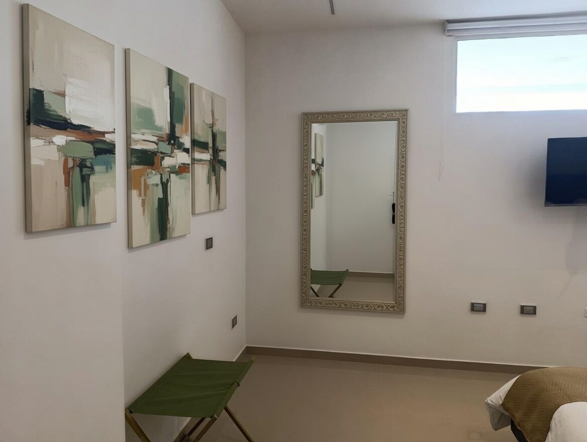 Standard Room | In-room safe, desk, laptop workspace, blackout drapes