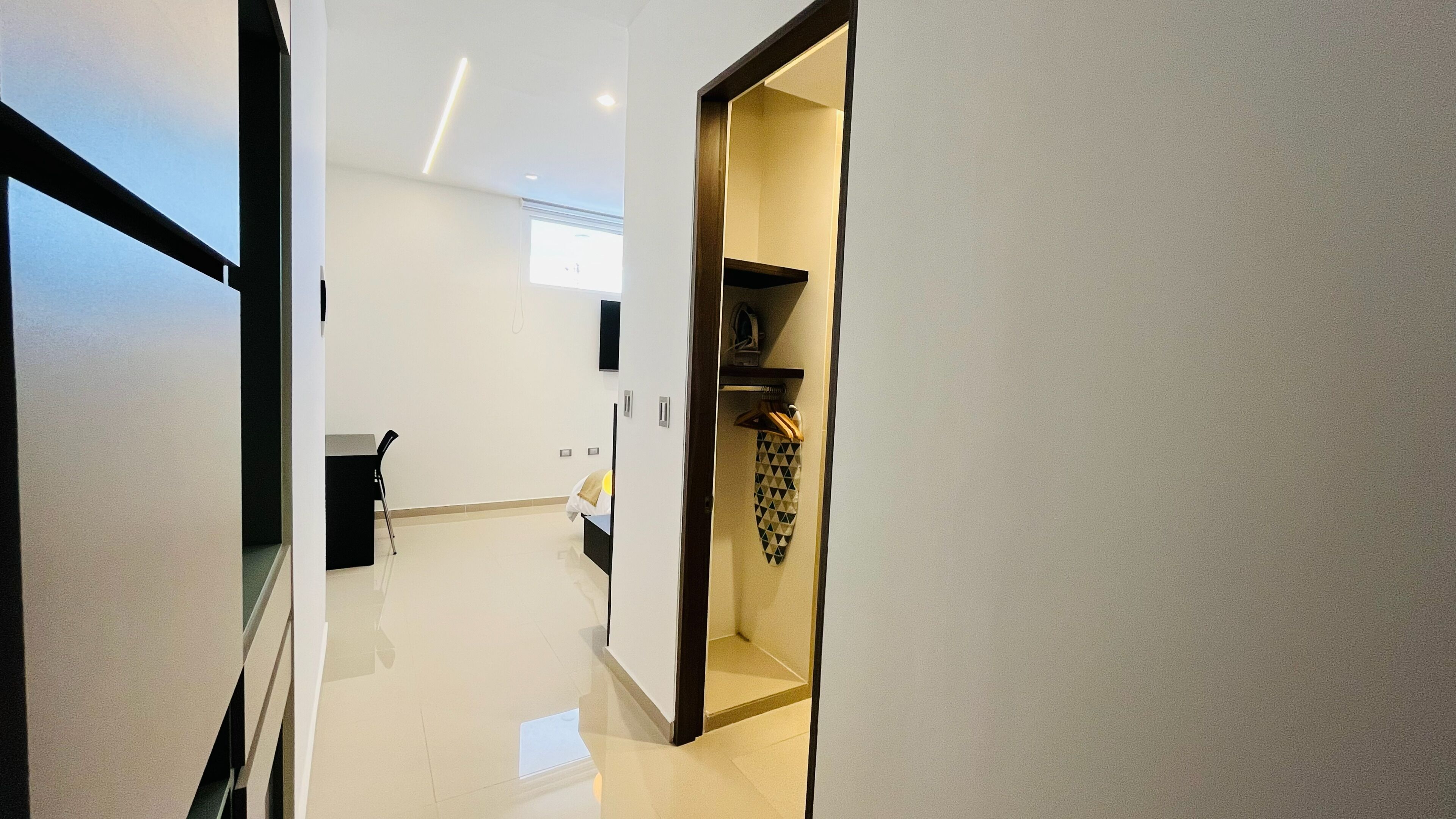 Habitación Ejecutiva Superior | Edredón, minibar, caja de seguridad en la habitación y escritorio 