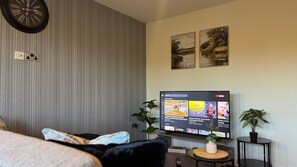 Interior - Stylish 2-Bedrooms | Free Gated Parking | 2 Bathrooms (Doncaster)