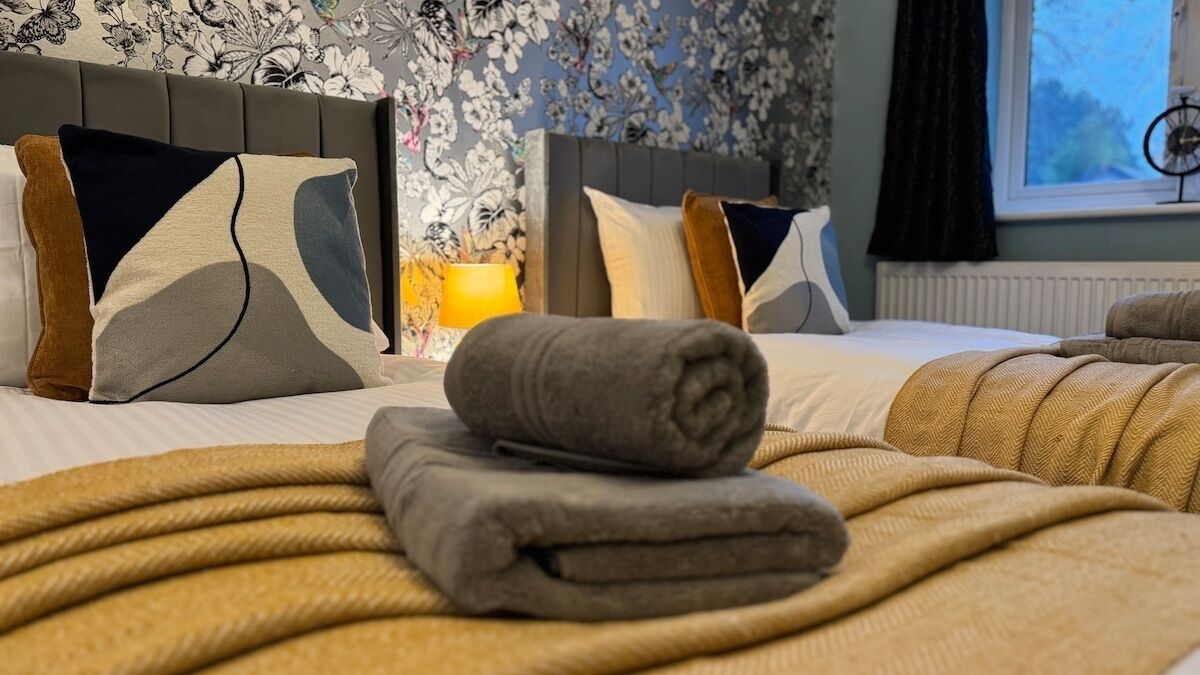 2 bedrooms, iron/ironing board, free WiFi, bed sheets