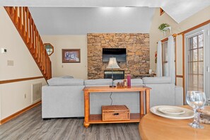Interior - Pigeon Forge Cabin with Jetted Soaking Tub | $940 Free Tickets + 2 Pools (Pigeon Forge)