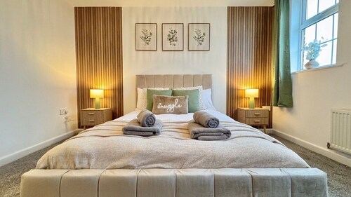 Stylish & Comfortable 2-Bedroom Flat