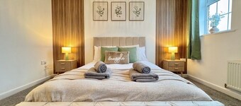 Stylish & Comfortable 2-Bedroom Flat