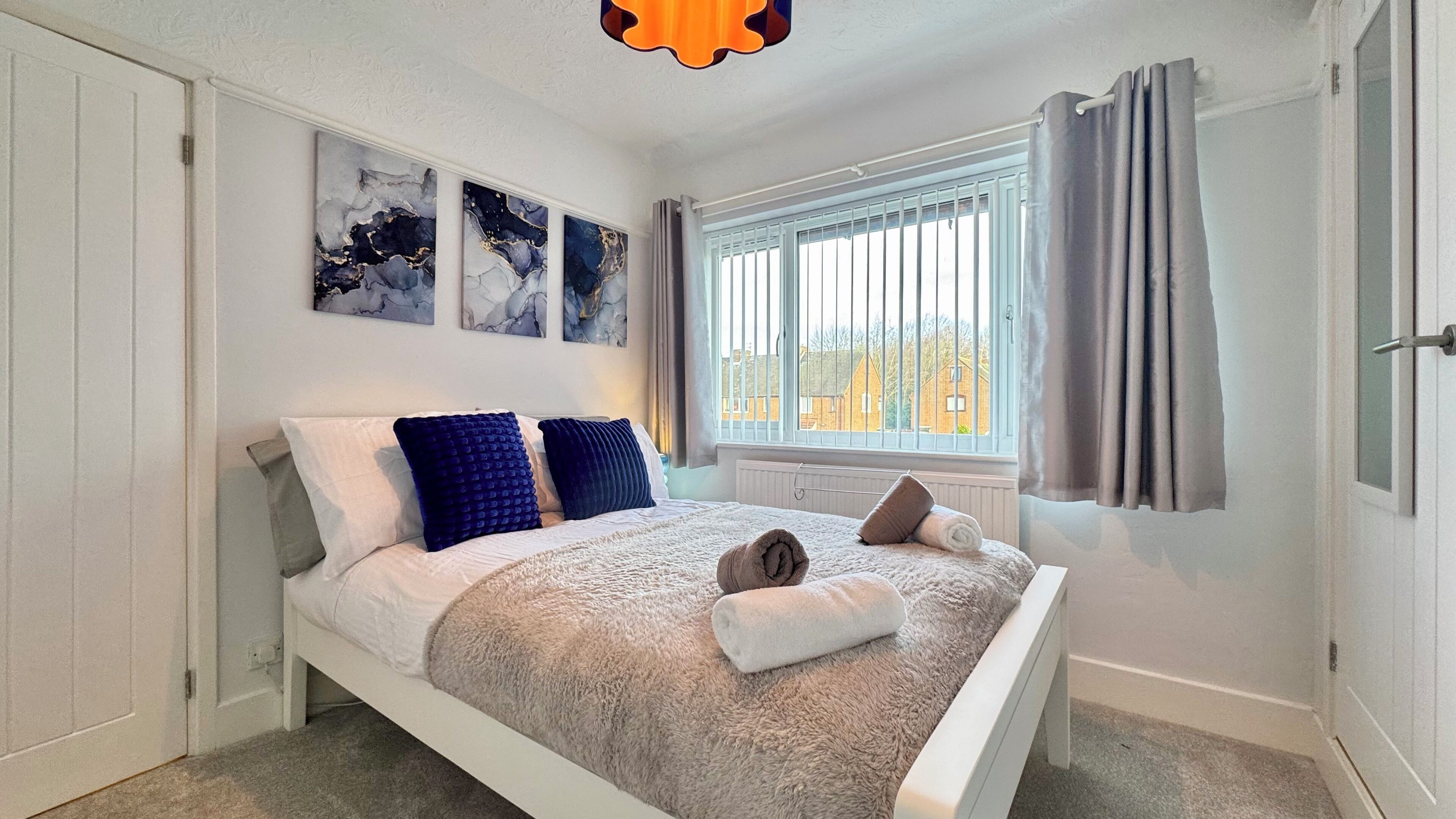 2 bedrooms, iron/ironing board, free WiFi