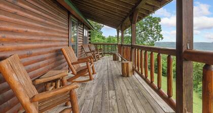 Rustic Cedar Roost • Private Balcony • Best Views