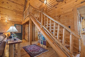 Interior - Rustic Cedar Roost - Spectacular Views & Peaceful Escape for Families & Pets (Jasper)