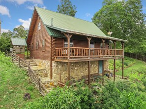 Exterior - Rustic Cedar Roost - Spectacular Views & Peaceful Escape for Families & Pets (Jasper)