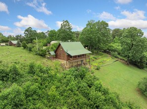 Exterior - Rustic Cedar Roost - Spectacular Views & Peaceful Escape for Families & Pets (Jasper)