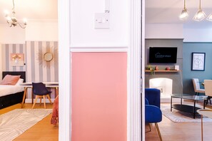 Unclassified image, 3 of 19, button