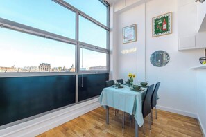 Dining - Modern 2BR Flat for 4 | Manchester | Full Kitchen (Greater)