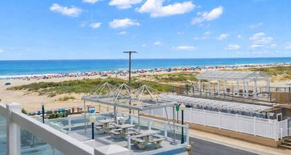 Beachfront WW Crest Condo! Sleeps 6