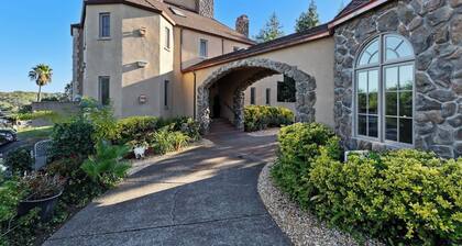Healdsburg Luxury Villa Estate | Private Boutique Stay Near Plaza & Wineries