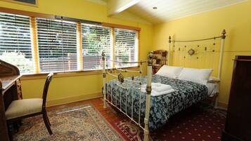 3 bedrooms, iron/ironing board, Internet, bed sheets